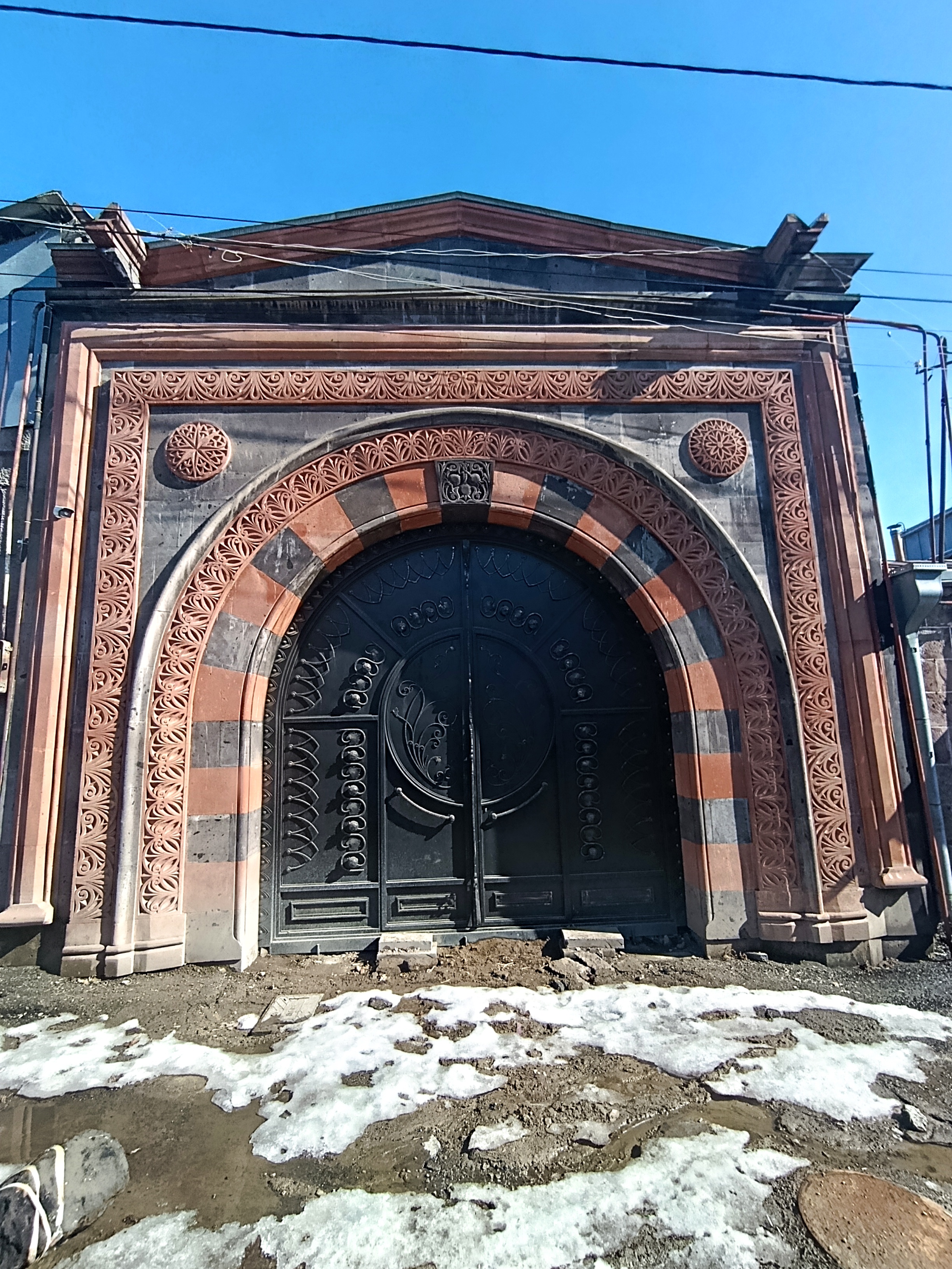 Травертин в Одинцово: плитка, плиты, изделия и монтаж